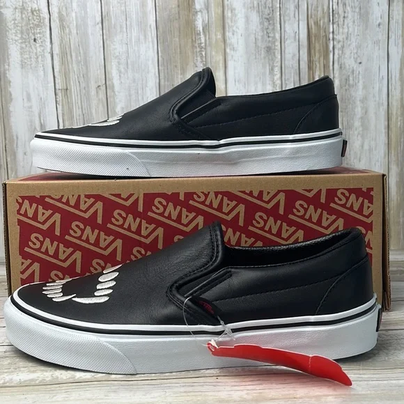 Vans classic slip on Fangs sneaker - Picture 5 of 5